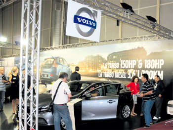 Το περίπτερο της Volvo στην έκθεση “Αυτοκίνηση 2012” με το νέο V40 να έχει την τιμητική του