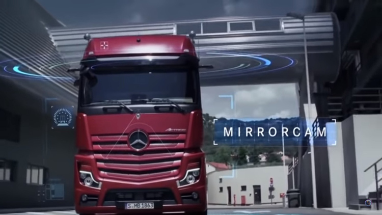 Η Mercedes φέρνει την οδήγηση Hands-Free στον 40-Ton φορτηγό