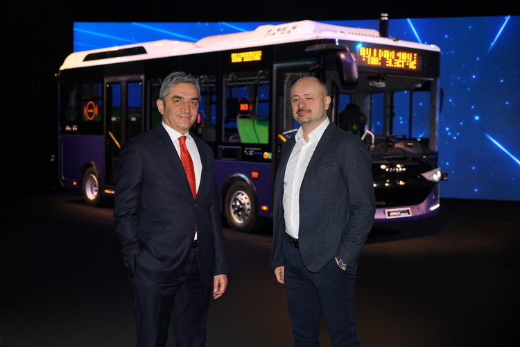 Karsan CEO Okan Baş and Adastec CEO Ali Ufuk Peker