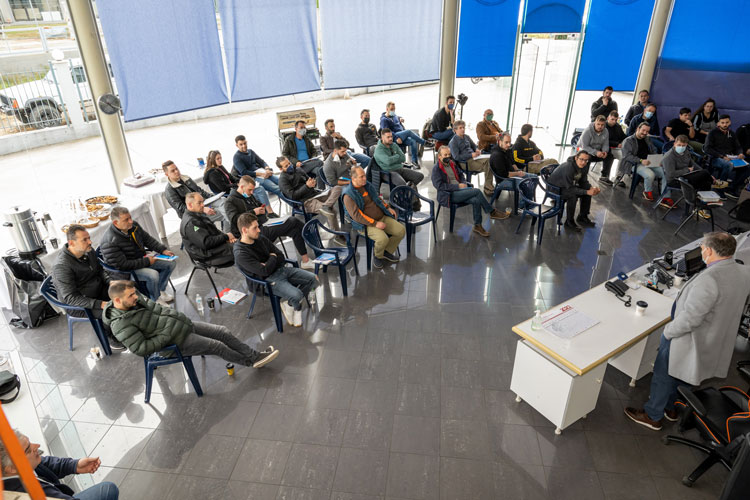 Ολοκληρώθηκε το Τεχνικό Σεμινάριο Ηλεκτροκίνησης στη Πάτρα